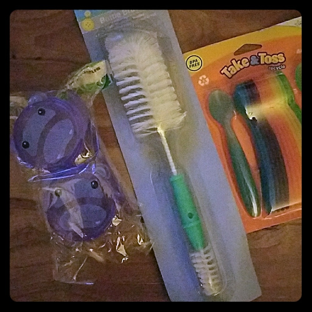 Baby travel cups and spoons